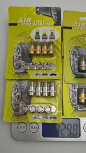 วัดยางรถยนต์ จุกปิดลมล้อรถ เกจวัดความดันยางรถยนต์ รถจุกลมเตือนลมยาง ชุดตัววัดแรงดันยางรถเกจวัดความดันแก้วเซ็นเซอร์3สีเครื่องมือตรวจสอบแรงดันลมยาง แจ้งเตืนเมื่อยางลมอ่อน วัสดุทองเหลือง ใช้กับรถจักรยาน อเตอร์ไซค์ รถยนต์ (1 ชุดมี 4 ชิ้น)