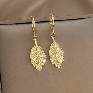 Efenji ต่างหูห่วงพู่ใบสีทองคลาสสิกสำหรับผู้หญิงสไตล์โลหะที่หรูหราเครื่องประดับเด็กสาวตุ้มหูพู่ห้อยเพทาย