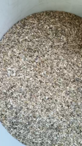 กริตละเอียด Grit Mix หินกรวดนกผสมเปลือกหอย ช่วยย่อยเสริมแคลเซี่ยม สำหรับนกแก้ว นกทุกสายพันธุ์ บรรจุ 1 กิโลกรัม