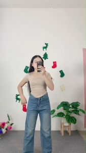 ชุดเซ็ตลุคเรียบง่าย เสื้อยืดแขนสั้น+กางเกงยีนส์ขากว้าง