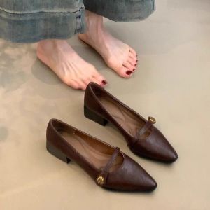 รองเท้า Mary Janes ส้นหนา ส้นแหลม สไตล์ฝรั่งเศส สำหรับผู้หญิง รองเท้าหนังส่วนเดียว รองเท้าลำลอง รองเท้าแฟชั่น