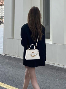 Elegant White Crossbody Bag Womens Handbag Fashion Trend Lock Buckle Closure Soft Handle Casual Leisure Small Square Bag