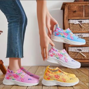 รองเท้ากีฬาผู้หญิงรองเท้าลำลองระบายอากาศน้ำเพชรติดเทรนด์แฟชั่นของผู้หญิงใหม่ฤดูร้อน2024