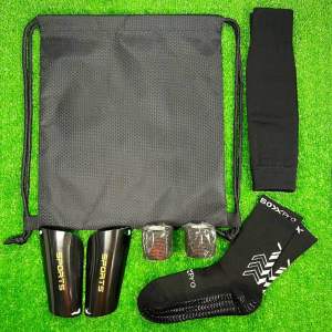 ถุงเท้ากันลื่น ชุดเซ็ท 5ชิ้น พร้อมแข่ง อุปกรณ์เตะฟุตบอล กระเป๋าถุงผ้ากันน้ำ cotton canvas+ถุงเท้ากันลื่น+ถุงเท้าตัดข้อ+สนับแข้ง+ผ้าเทปล็อค