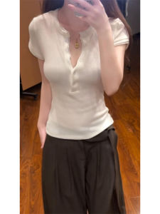 YUEZHONGWEI | Áo thun tay ngắn dệt kim cổ chữ V màu trắng phong cách Mỹ dành cho nữ mùa hè áo ngắn ôm vừa vặn độc đáo đẹp chất liệu cotton pha trộn