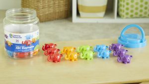 GM Kids (เล่นเสริมพัฒนาการ ตัวอักษร สะกดคำศัพท์ พัฒนากล้ามเนื้อมือ ABC Elephants (Learning Resources))