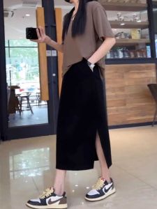 High Waist Black A-Line Midi Skirt: A Stylish Summer Commute Choice