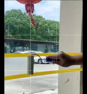 GREENER สีทากระจก สีทากระจกฝ้า สีเคลือบกระจกฝ้า ฟิล์มติดหน้าต่าง กันน้ำ แห้งเร็ว ใช้ซ้ำได้ ไร้กลิ่น