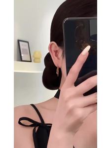 kuina | Minimalist Gold Heart Earrings