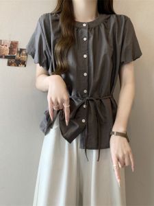 เสื้อเชิ้ตผ้าชีฟองแขนพองสีเทาหรูหราสำหรับผู้หญิงไซส์ใหญ่ ฤดูร้อน 2024 เสื้อผ้าเด็กผู้หญิงเอวเข้ารูปแขนสั้น