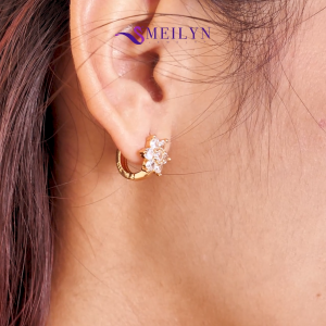 MEILYN Anting Klip Fashion Motif Bunga Golden Blooms 6K Lapis Emas 0261220119