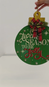 Christmas Decor - Wooden Door Decoration Season Greetings [Hanging Door Christmas Decoration Seasons Greeting Green]