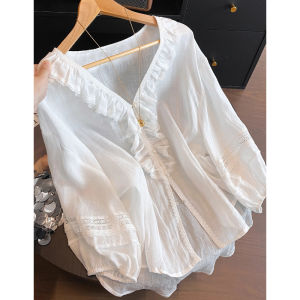 Elegant French Style Womens Shirt V-Neck Bubble Sleeve Lace Trim Breathable Summer 2025 New Fashion Gentle Style Loose Fit