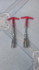 Tay Vặn Mở Bugi Chữ T Cho Ô Tô Xe Máy 16mm Và 21mm