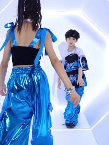 ชุดการแสดงสตรีทแดนซ์สำหรับเด็กชุดแฟชั่นฮิปฮอปแจ๊สแดนซ์สำหรับเด็กผู้ชาย 12.30