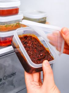 Portable Mini Plastic Sauce Box Food Grade Refrigerator Storage Container ness Preservation Box Japanese Style Home Organizer