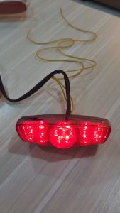 ไฟท้าย LED มอเตอร์ไซค์ ไฟท้าย+ไฟเบรค+ไฟเลี้ยว LR สำหรับหุ้น/หอม โมเดล และอุปกรณ์ LR