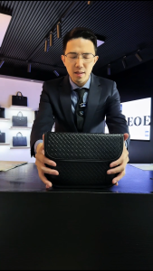 Padieoe Top layer cowhide embossed woven fashionable casual crossbody bag simple genuine leather single-shoulder bag trendy mens bag