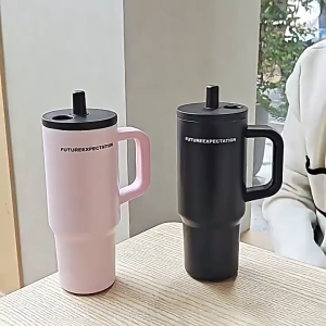 Thermos Tumbler Stainless Steel SUS 316 Kapasitas 710ml Handle Straw Hot n Cold kamimurah T 8081