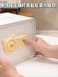 กระปุกออมสินเด็กสไตล์ใหม่ปี 2025 ระบุตัวตนด้วยลายนิ้วมือจริง กระปุกออมสินสำหรับเด็กผู้หญิง เข้าออกไม่ได้ แต่สามารถเข้าถึงได้อย่างปลอดภัย