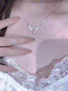 **Kalung Wanita Berwarna Sederhana Diamond Titanium Steel Chain Niche Design Clavicle Chain**