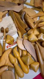 Dụng cụ ấn huyệt vòng tròn giúp đả thông kinh mạch và lưu thông khí huyết Mỹ nghệ Linh Nhi