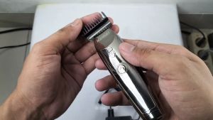 Alat Cukur Rambut Kemei KM-126 Clipper Mesin Potong dan Pangkas Rambut Cas / Hair Baby Cut