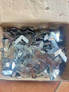 Ke cửa đi ke cửa sổ ke tăng cứng inox lắp cho cửa nhôm xingfa pma nhôm hệ 55 vát cạnh