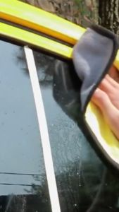 Pembersih Kaca Anti Jamur Kaca Mobil – Pembersih Kaca Efektif 250ml