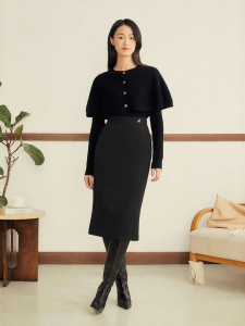 French Style Merino Wool and Cashmere Blend Cable Knit Cape