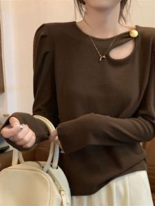 Fashionable Long Sleeve T-Shirt Womens Slim Fit round Neck Hollow out Bubble Sleeve Metal Button Detail Elegant Style