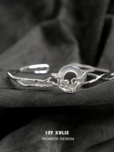 1ST XULIE | Vòng Tay Nữ Bạc Sterling Đá Má Não Trắng Tinh Khôi phong cách Minimalist Elegance
