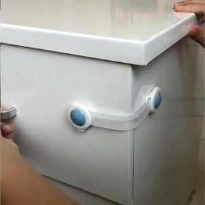 PENGAMAN LEMARI PENGAIT LACI PINTU KULKAS SAFETY LOCK SMILE