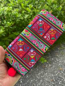 กระเป๋าตังค์ กระเป๋าสตางค์ ผู้หญิง แบบยาว มีซิป ธนบัตร  เหรียญ นามบัตร งานแฮนด์เมด ผ้าปัก ชาวเขา เผ่าม้ง Bag Hmong Wallet Purse Handmade