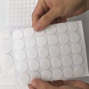 กาวสองหน้า แบบวงกลม เป็นเต็ม สี่เหลี่ยม แบบใส ติดแน่น ติดทน ใช้งานง่าย ไม่ทำลายผนัง เป็นเทปกาวสองหน้า ไม่ทิ้งคราบ ติดทน