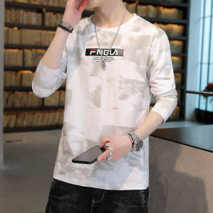 ผู้ชายแขนยาวคอกลมแขนยาวเสื้อยืดผู้ชายฤดูใบไม้ผลิและฤดูใบไม้ร่วง Bottoming เสื้อผู้ชายบนเสื้อผ้าเสื้อสวมหัวเกาหลี