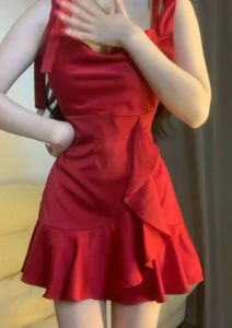 เดรสสั้นออกงาน ชุดปีใหม่ มีสายผูกไหล่หรือคล้องคอได้ ด้านหน้าขวาแต่งระบายริ้วจากเอวถึงชายกระโปรง เดรสคริสต์มาส #9727