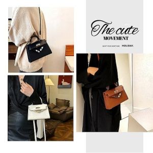 LKfashion Sale กระเป๋าถือแฟชั่น รุ่นนี้สะพายข้างก็ได้น้า ดีเทลเรียบหรูแต่ดูแพง ใช้แล้วดูลุคคุณสุดๆ แมทช์ลุคไหนก็สวยจึ้ง ขนาดเล็ก พกพาง่าย กดตุ่มด่วน