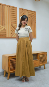Yellowface Nuna Skirt Rok Mayung Korean Style Panjang Aksen Kancing Tengah Saku Bahan Katun BB Jumbo