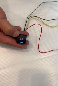 สวิตซ์ สวิทซ์ ปุ่ม Toyota แสงสีฟ้า เบ้าเล็ก New Toyota (เบ้ารูป ON/OFF)