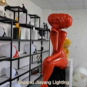 Đèn Sàn Decor Dáng Người Mạ Vàng Sang Trọng Độc Đ áo
