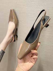 รองเท้าแตะส้นเตี้ยหัวแหลมแบบสวมหัว ทรงหัวมน หนัง PU รองเท้าแตะส้นเตี้ยสำหรับผู้หญิงในช่วงฤดูร้อนปี 2024