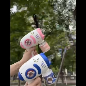 Light Automatic Bubble Machine Childrens Handheld Toy Space Bear Bubble Gun 泡泡机