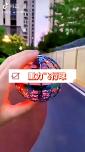 SNI Mainan Bola LED UFO Spinner Boomerang Bola Terbang Mainan anak