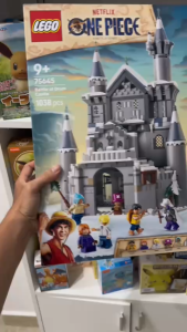 Mô Hình Lắp Ráp LEGO One Piece - Trận Chiến Tại Lâu Đài Drum (Chính Hãng)
