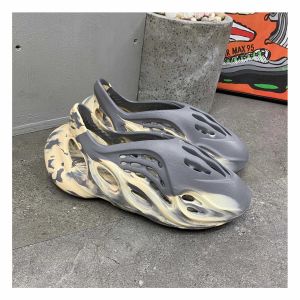 CHÍNH HÃNG - GIÀY YEEZY FOAM RNNR ‘MXT MOON GREY’ - GV7904