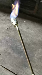 KKBB - หัวเชื่อมแก๊สเหลวแบบสวิตช์เดี่ยว หัวพ่นแก๊ส ที่เผาขาหมู เผายางมะตอย ใช้ได้กับข้อต่อแก๊ส หัวจุดแก๊สไฟฉายเครื่องมือจุดไฟดีซีลอินเทอร์เฟซ 50MM