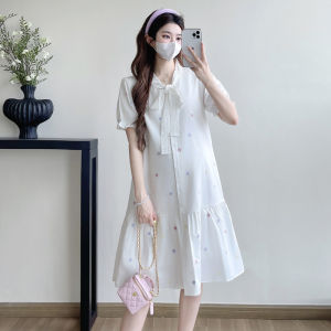 Đầm Mang Thai Giúp Gầy Dáng Có Cổ Voan Thêu