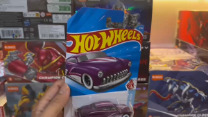 Mô Hình Xe Độ Lowrider Hot Wheels Purple Passion (Purple) Chính Hãng