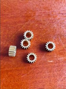 Bánh răng đồng mini 16 răng lỗ trục 5mm 05M DIY mô hình cơ khí chất lượng cao mới 100% - HM0425